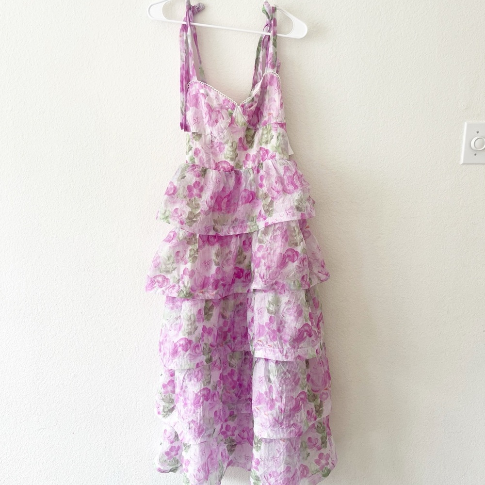 ASTR The‎ Label Zirconia Tie Strap Tiered Dress in Lavender Floral Size XS NEW - Picture 4 of 9
